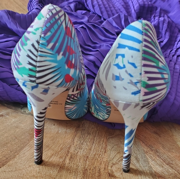 Shoe Republic LA - Picture 7 of 9